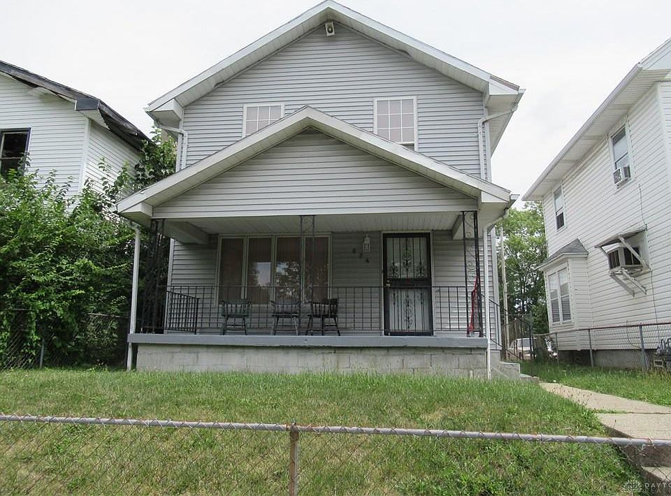 1st image of 824 Dennison Ave