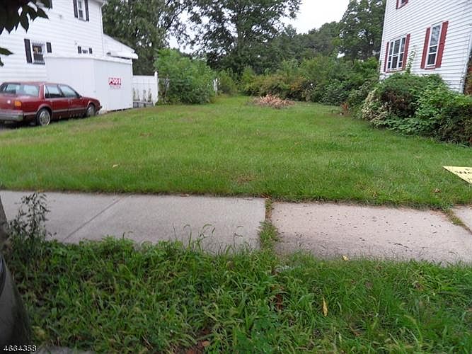 1st image of 107A Baldwin Pl