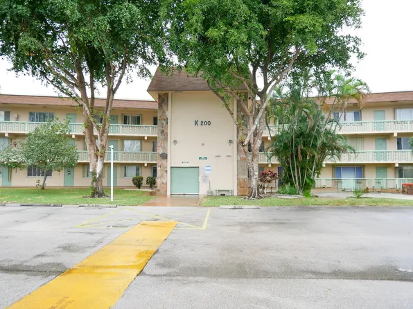 200 Village Green Circle E #K311, Palm Springs, FL 33461