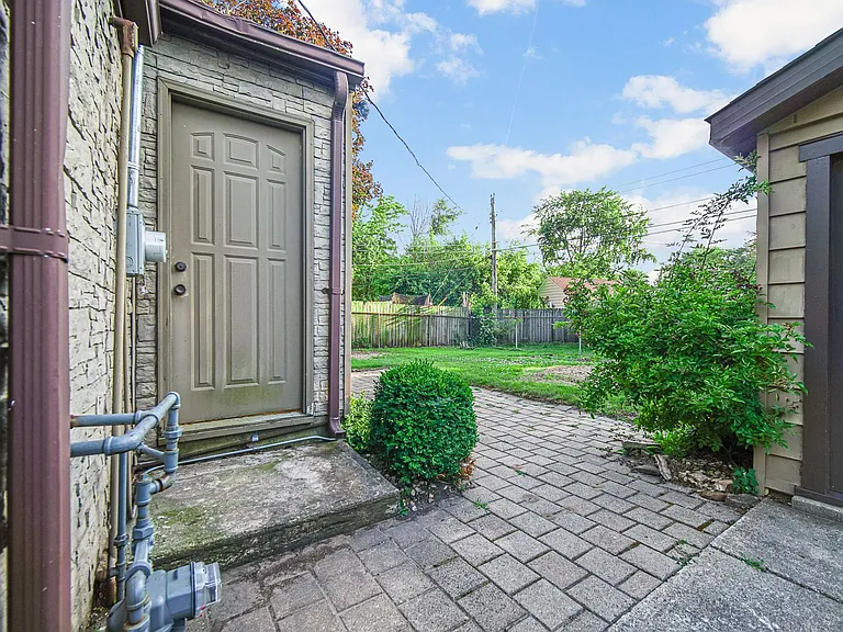 6410 Grand Ave — Photo 4