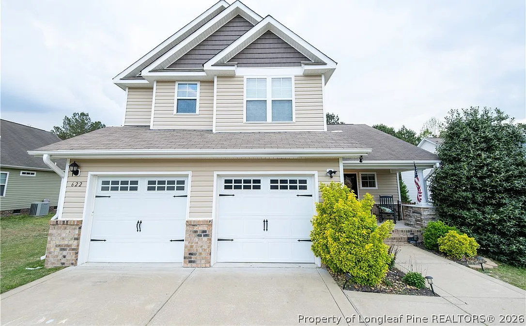 3 bed, 2.5 bath, 1647 sqft, $2,100 — Photo 1