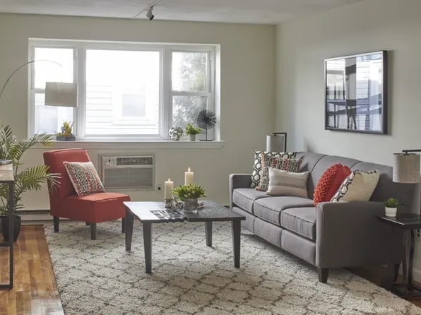 104 Trowbridge St APT 4, Cambridge, MA 02138