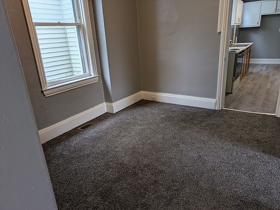 3rd image of 503 S Main Ave