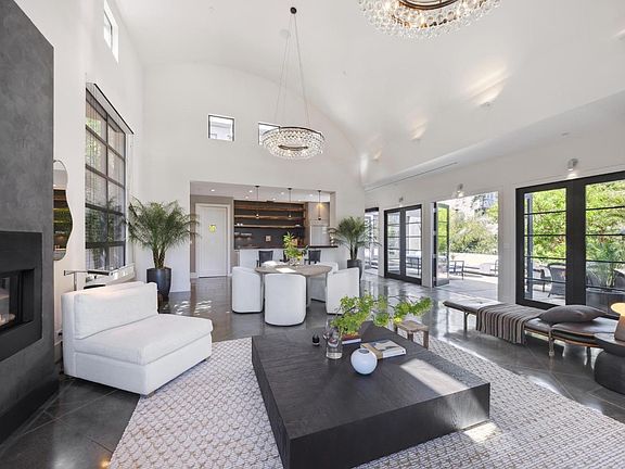 5th image of 4 Lovell Avenue