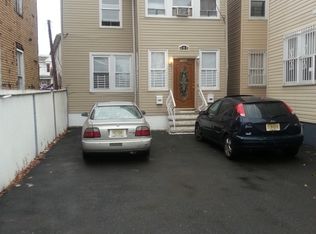 298 21st St, Irvington, NJ 07111