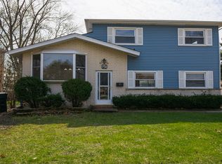 751 Waikiki Dr, Des Plaines, IL 60016