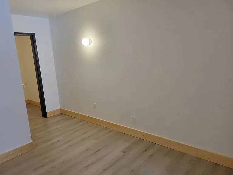 Ski Town Apartments — Photo 177