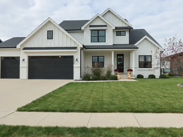 1065 S 100th St, West Des Moines, IA 50266