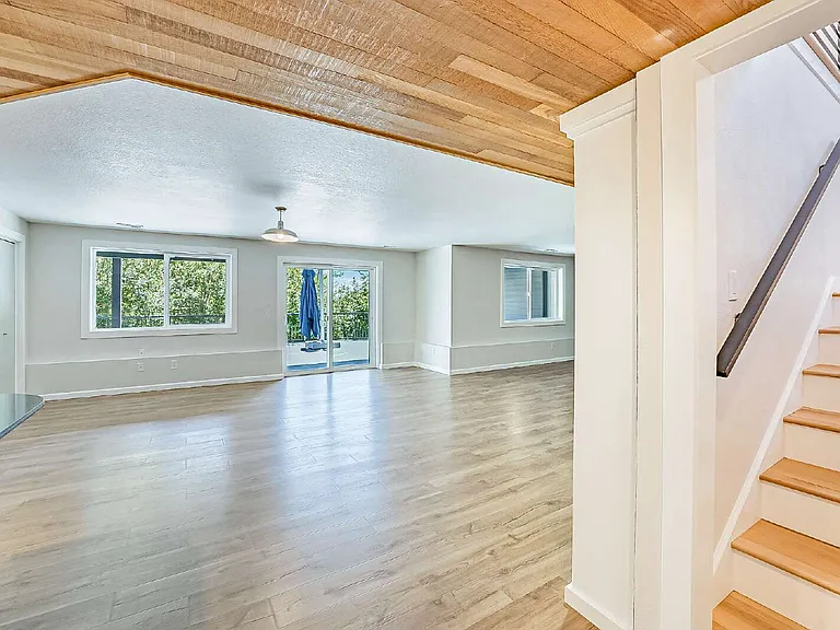 4634 Lighthouse Dr NE — Photo 59
