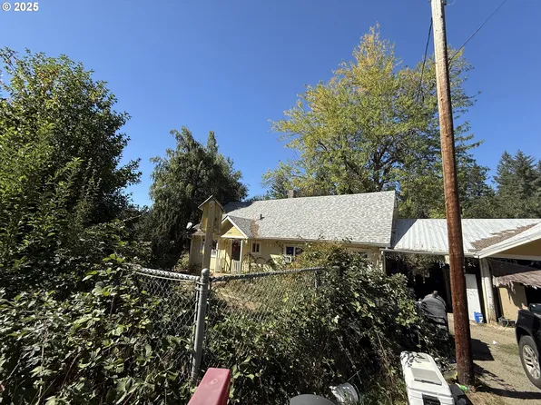 1458 Kirkendahl Rd, Camas Valley, OR 97416