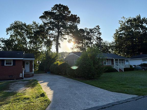 3rd image of 600 Blaney St