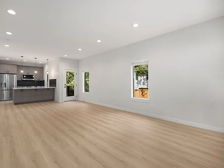 18545 Woodside Dr SE — Photo 12
