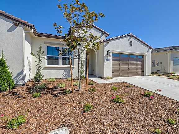 3rd image of 4252 Meadow Crest Dr