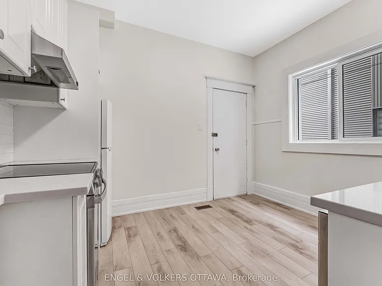 170 Ivy Cres #2 — Photo 15