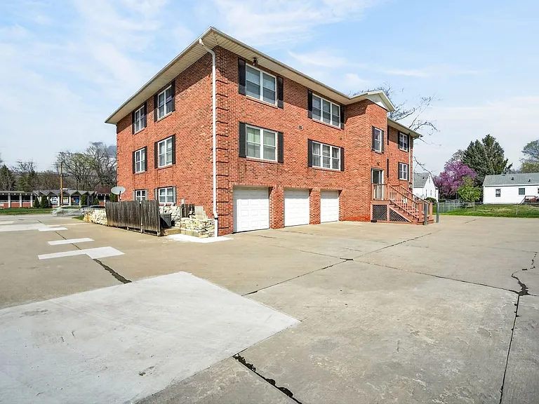 5616 Hickman Rd #3 — Photo 12