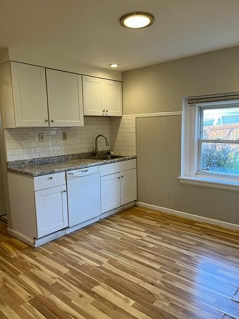 1st image of 5841 Southwest Ave #3