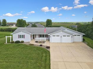 2934 Ollendieck Rd, Ridgeway, IA 52165