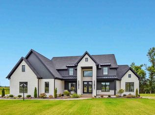 2874 Lake Dr, Newburgh, IN 47630