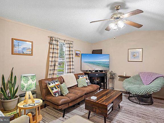 5th image of 31593 Janice Rd