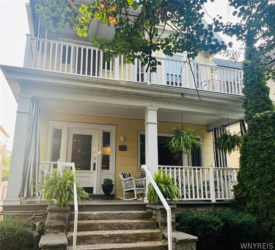 3 bed, 1.0 bath, 1502 sqft, $1,750 — Photo 1