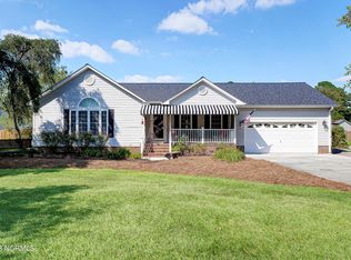 161 Morgan Cove Dr, Burgaw, NC 28425