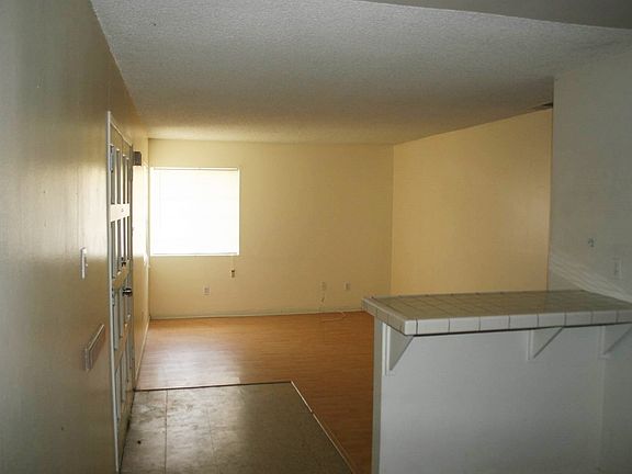 3rd image of 704 Knotts St APT A