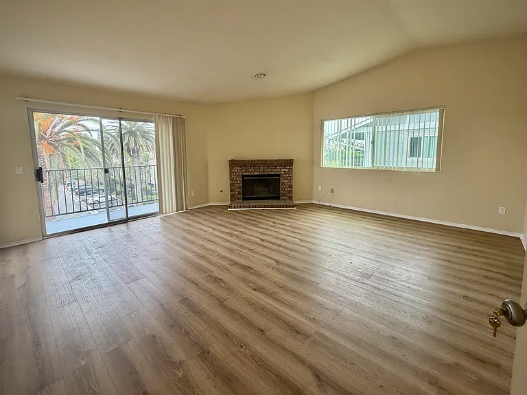 5152 Dunbar Dr #D — Photo 12