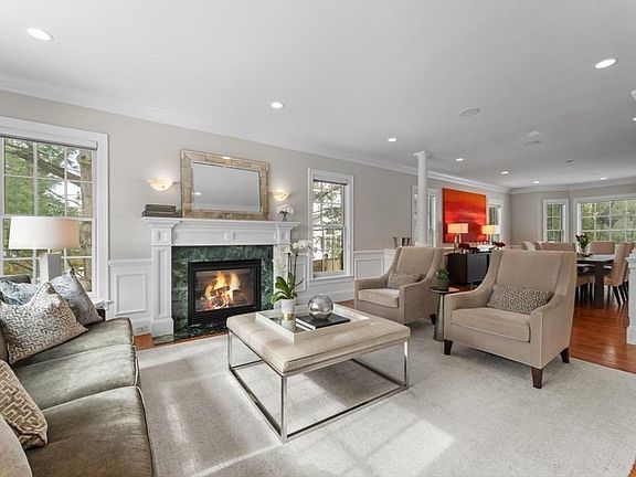3rd image of 81 Fuller St
