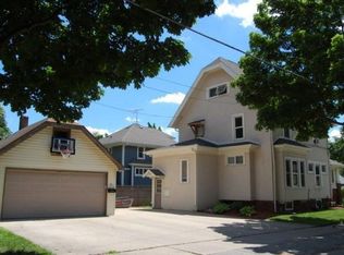 424 W College Ave. (Duplex), Waukesha, WI 53186