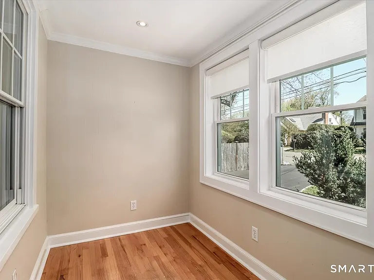 25 Maplewood Ave — Photo 18