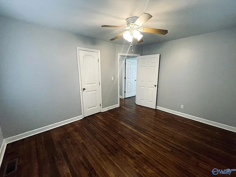 19 Allen St — Photo 15