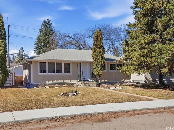 2230 William AVENUE, Saskatoon, SK S7J 1A6