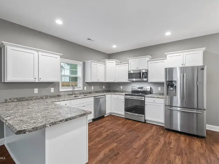 518 Everett Glades — Photo 11