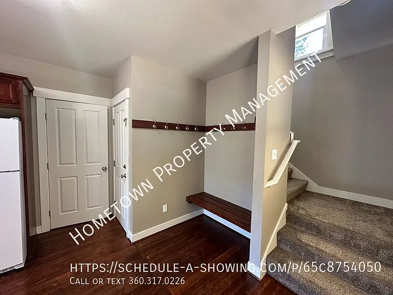 6231 Martin Way E — Photo 4