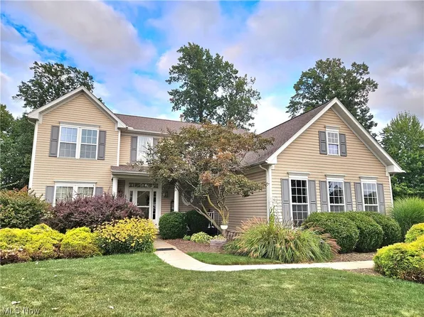 4535 Bridle Ct, Avon, OH 44011