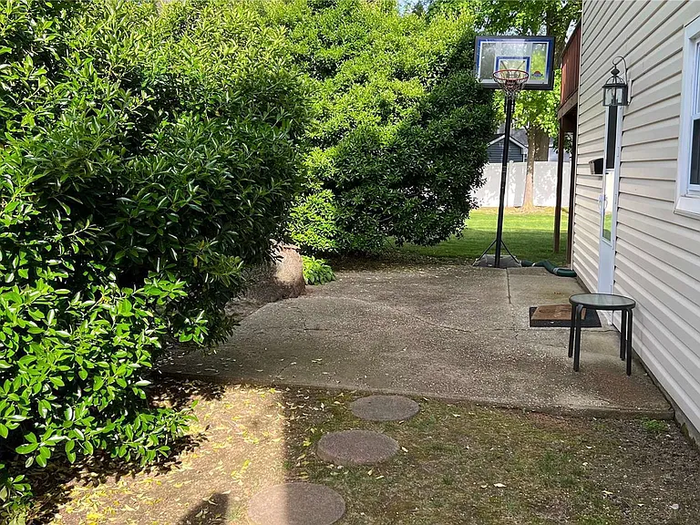 39 Altmar Ave — Photo 8