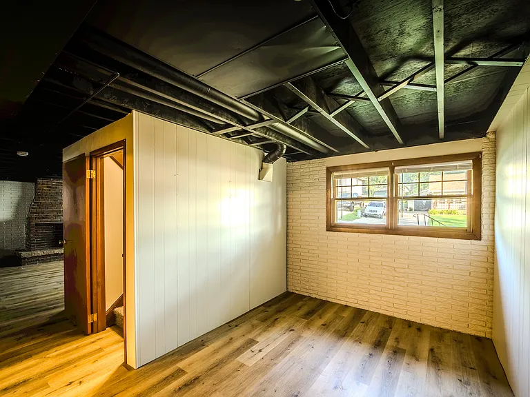 4363 Medina Dr — Photo 14