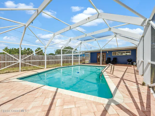 1109 Pine Tree Dr, Indian Harbour Beach, FL 32937