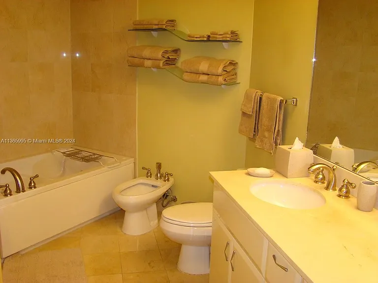 6365 Collins Ave #3407 — Photo 9