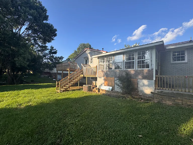 270 Castlegate Cir #1 — Photo 9