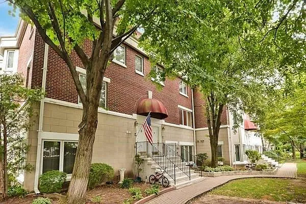302 Saint Michaels Walk — Photo 19