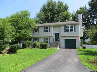174 New Turnpike Rd, Troy, NY 12182