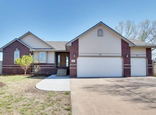 411 W Pepper Ridge Cir, Andover, KS 67002