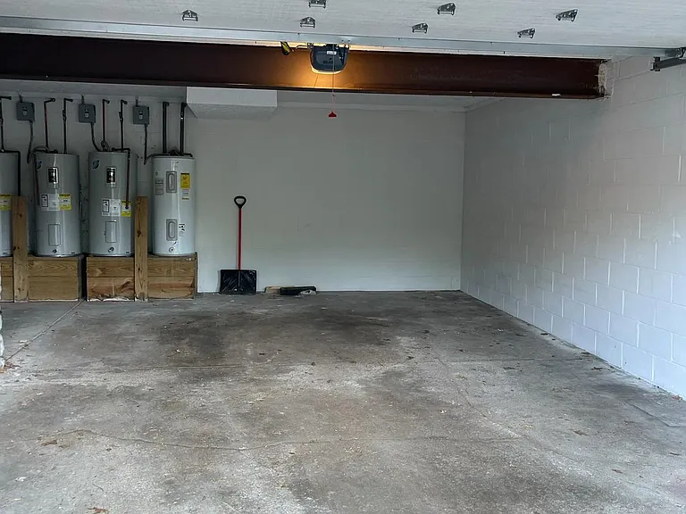 28 Oakhurst Dr #4 — Photo 6