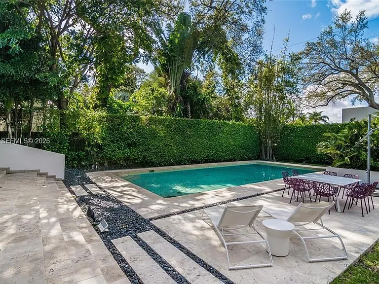 3020 Brickell Ave — Photo 2