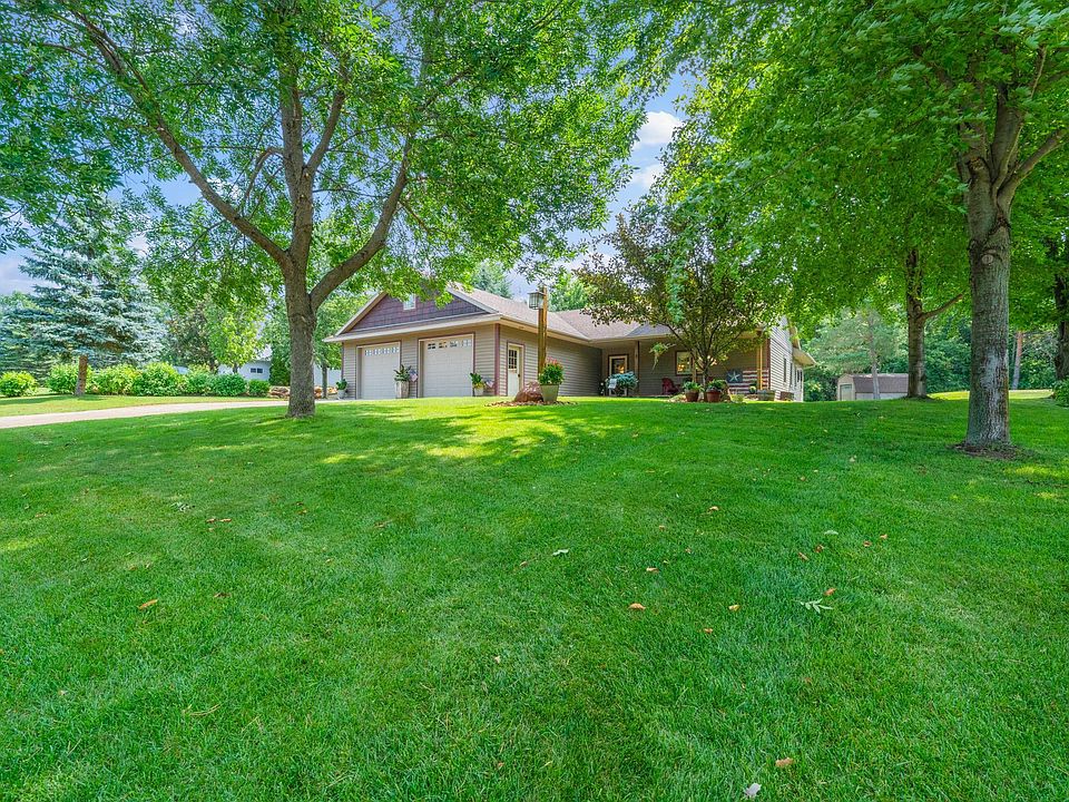1st image of 3123 Crestwood Dr NE