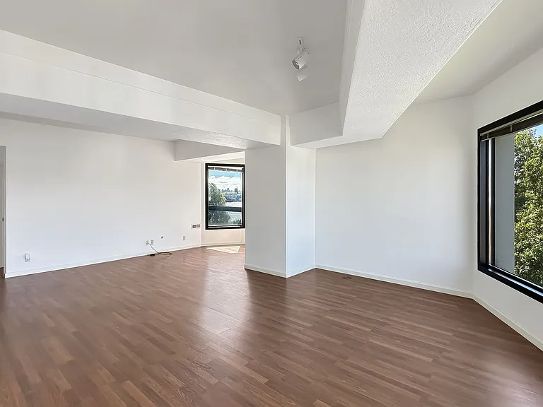 6363 Christie Ave #517 — Photo 8