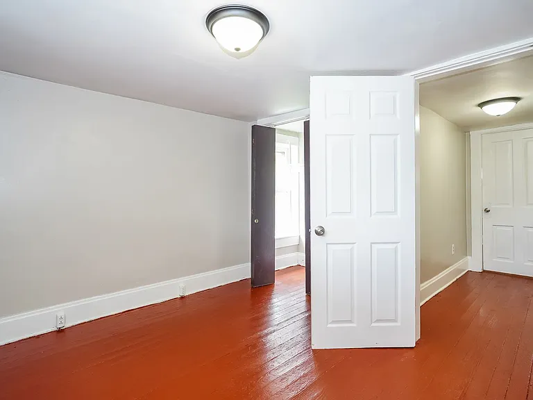 20 Vernon Ave — Photo 8