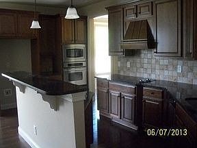 5th image of 614 Lake Crest Dr
