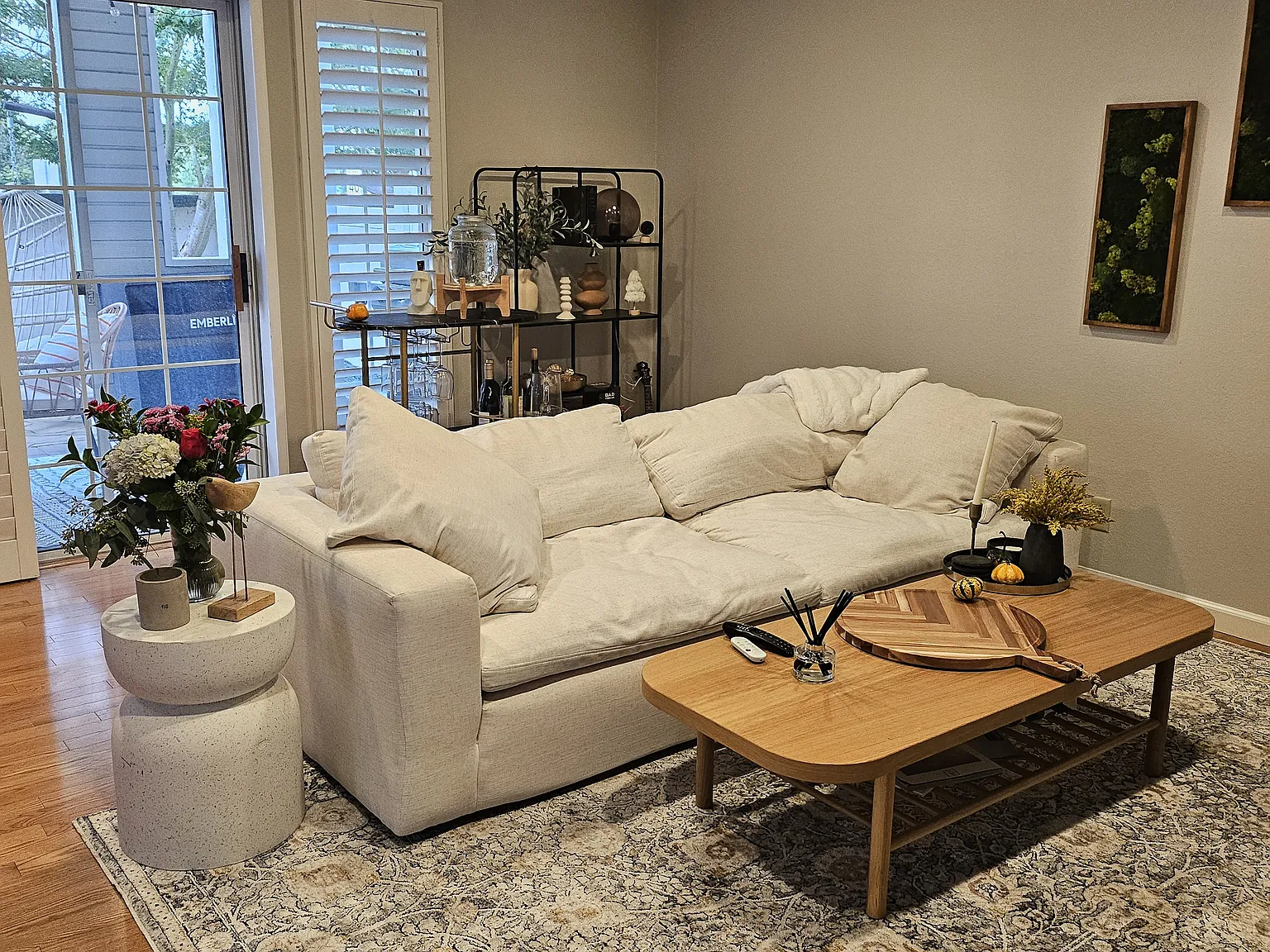 3 bed, 2.5 bath, 1614 sqft, $4,250 — Photo 2
